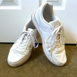 Reebok retro tennis shoes